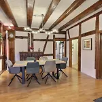 Apartament : 6 Pers, Charme Et Modernite, Centre-ville, Parking Inclus - Fr-1-722-14