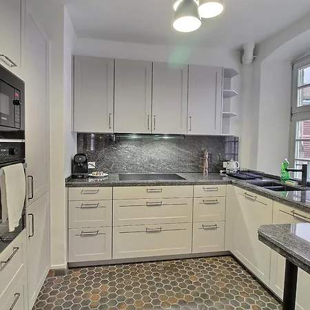 Apartmán : 6 Pers, Charme Et Modernite, Centre-ville, Parking Inclus - Fr-1-722-14 *